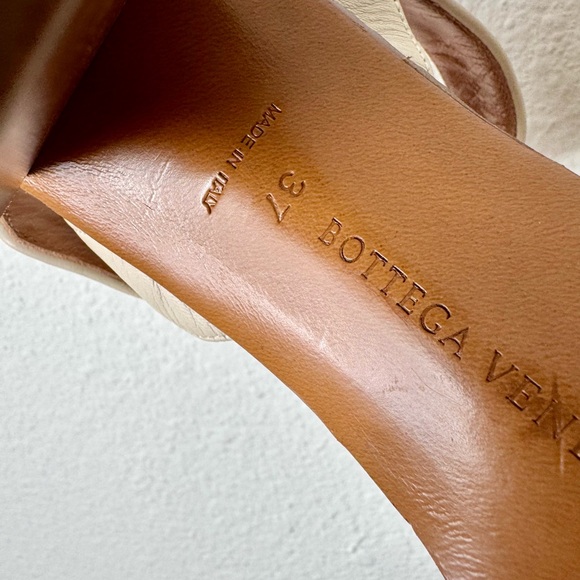 Bottega Veneta Cream and Bronze Intrecciato Heel Sandals - Picture 5 of 15